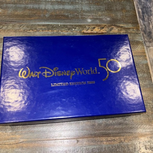 Walt Disney World 50th Anniversary Ray-Ban Aviators - Picture 1 of 11